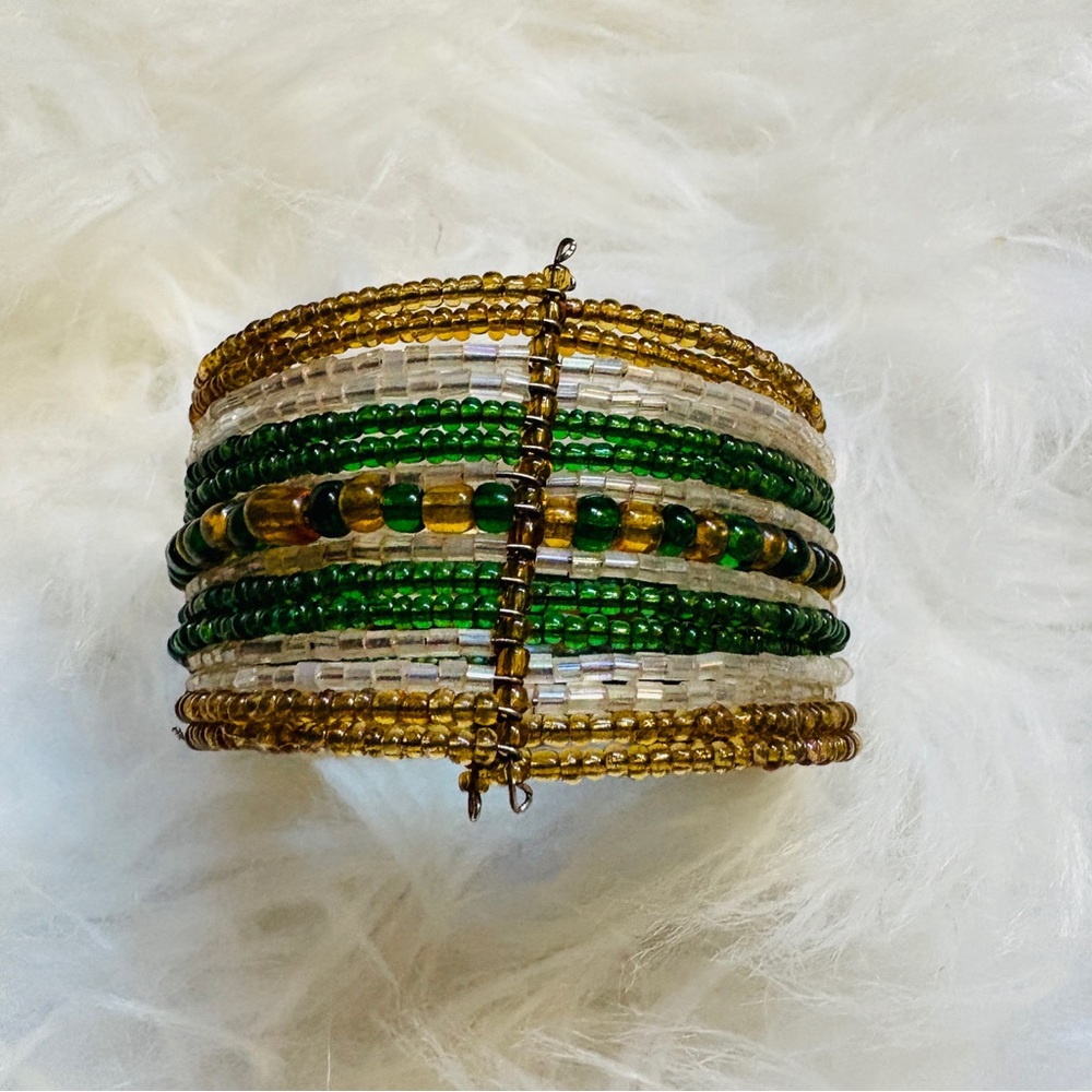 Chic Green and Gold Beaded Bracelet